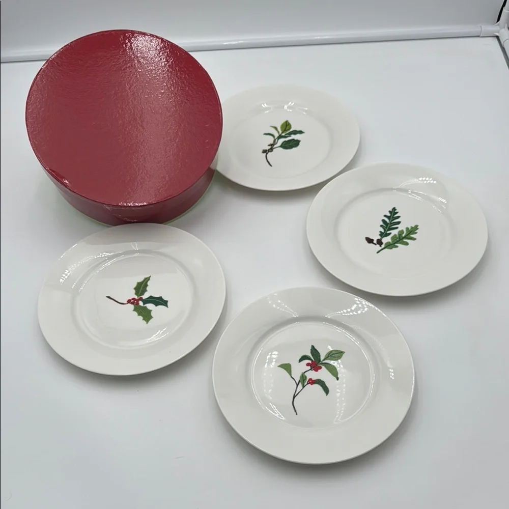 Set Of 4 Crate & Barrel Christmas Holiday Theme Salad Appetizers White Plates